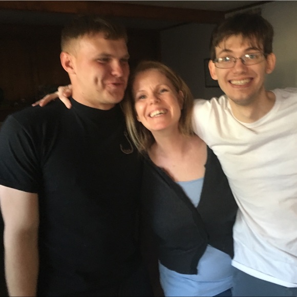 Meet your Posher, Jobi - Picture 3 of 4